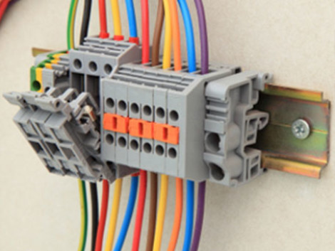 http://www.greyhoopoe.com/wp-content/uploads/2015/10/Electrical-Cabling-contractors-in-Muscat-Oman-470x353_c.jpg